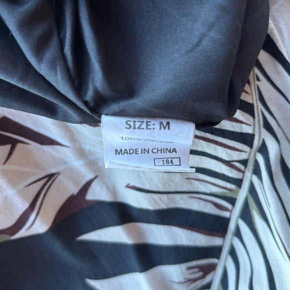 Elegant Black and Cream Leaf Print Skort - Picture 5 of 6